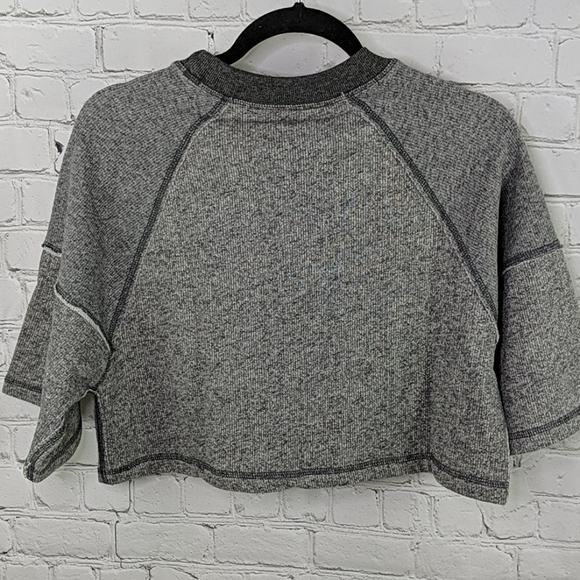 NWT Beyonce's IVY PARK two tone crop top - Picture 7 of 8